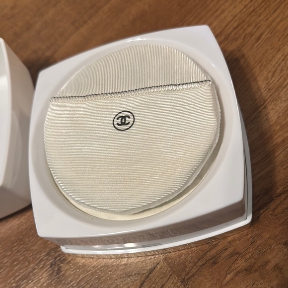 Vtg unopened Chanel No 19 luxury bath powder [Poudre Apres Bain De Luxe] - Picture 7 of 9